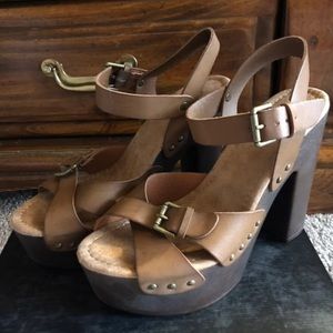 Faux Clog like chunky heels